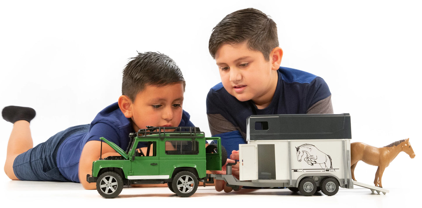 LAND ROVER W HORSE TRAILER